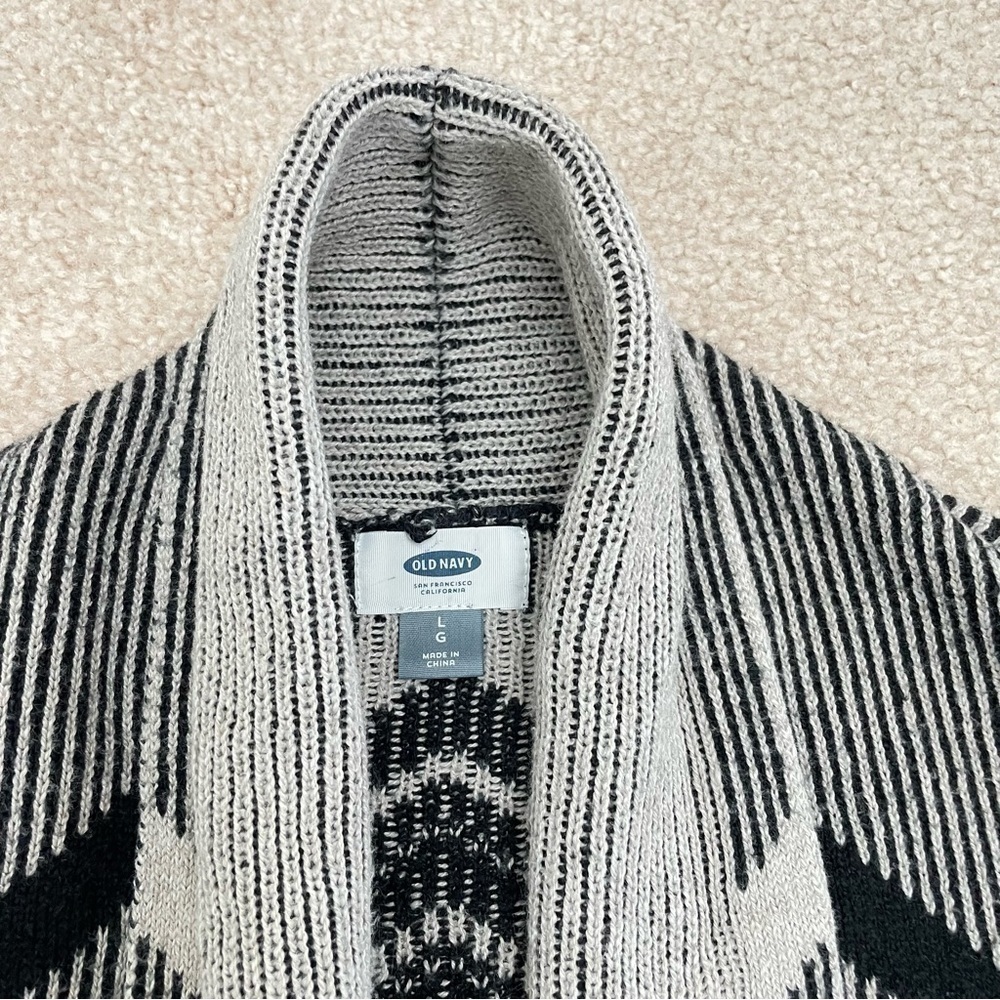 Old Navy Women's Aztec Print Open Cardigan Sweater size Large in Black & Grey - Picture 5 of 9